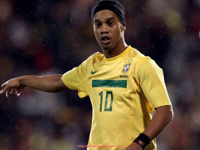 黑白体育直播-快船队最新阵容：赛季前瞻与球员分析